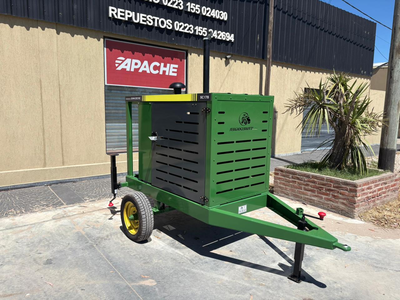 Equipo motorizado en campo